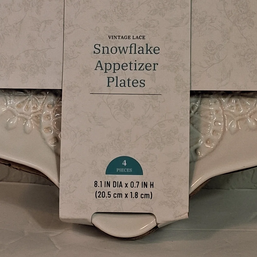 NEW Pioneer Woman Vintage Lace Snowflake Appetizer Plates - Set of 4